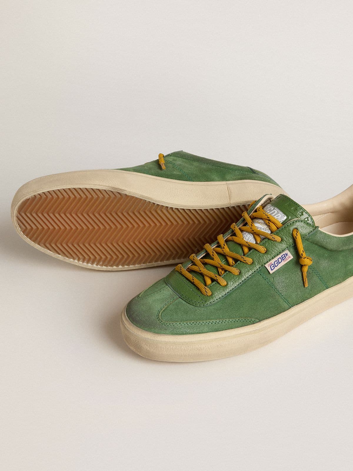 Golden Goose - Soul Star Uomo in suede verde con talloncino in pelle verde in 