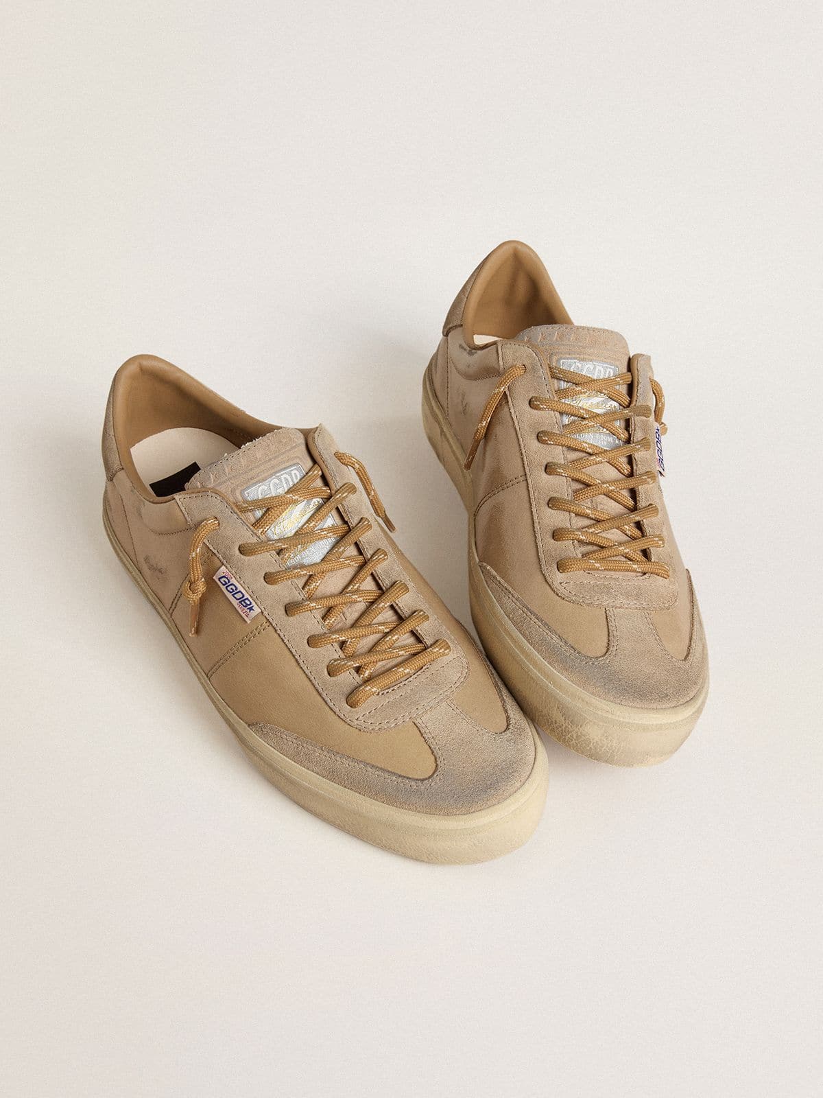 Golden Goose - Soul Star Uomo in naplak beige con talloncino in suede beige  in 