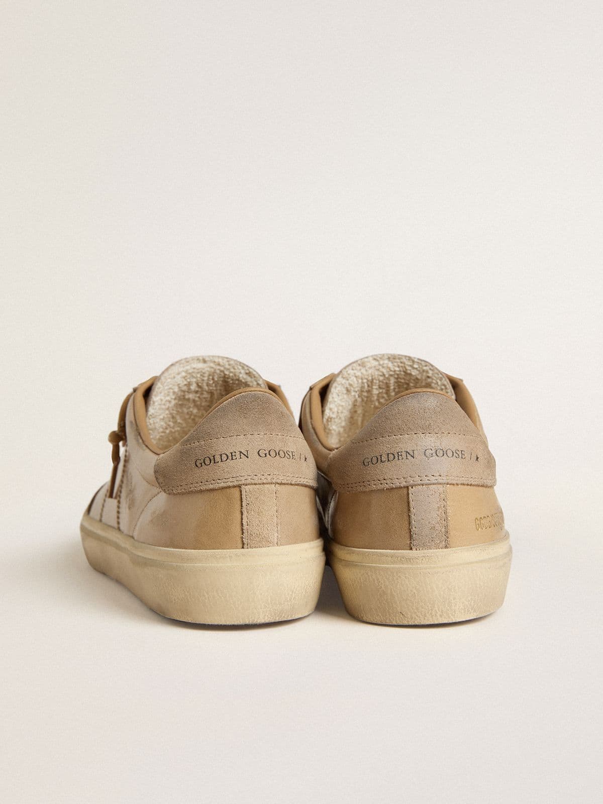 Golden Goose - Soul Star Uomo in naplak beige con talloncino in suede beige  in 