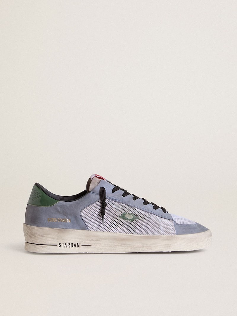 Stardan masculino de suede azul pálido com estrela e talão de couro verde