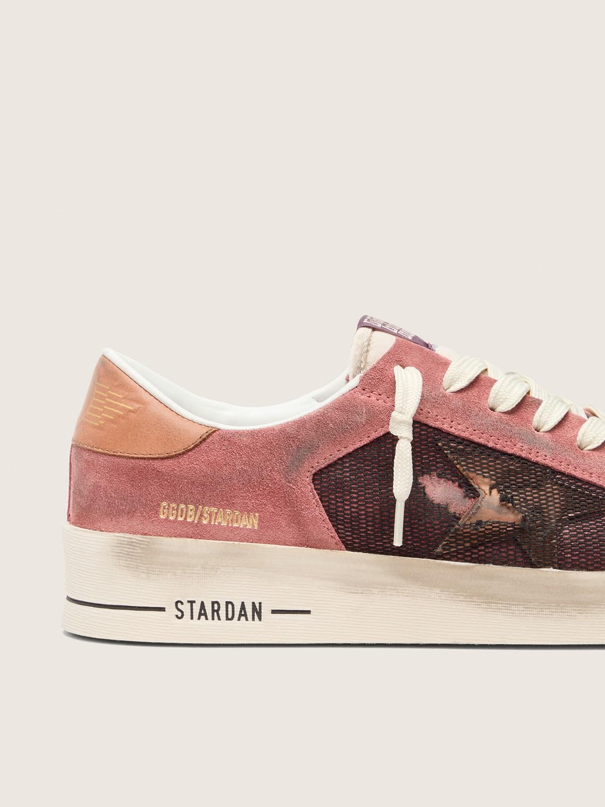 Golden Goose - Stardan masculino de suede rosa e estrela bege in 