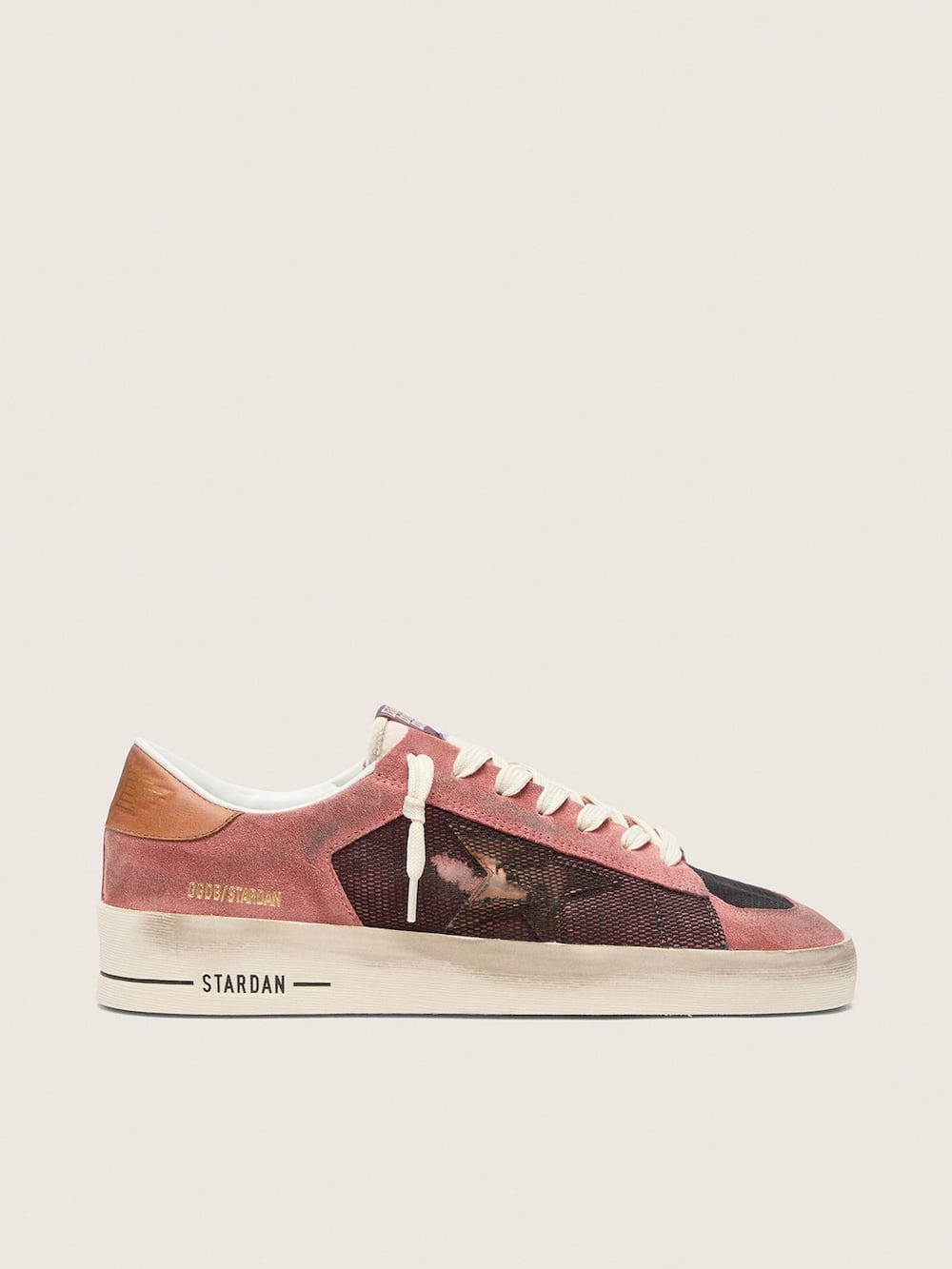 Stardan homme en cuir velours rose avec étoile beige — Golden Goose
