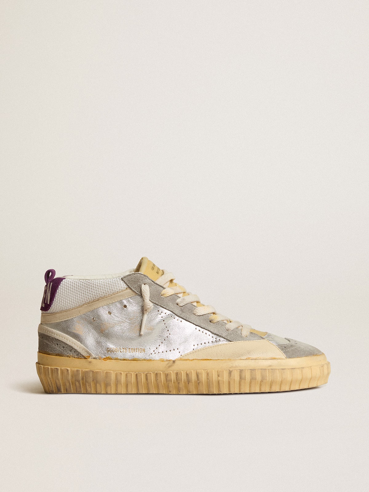 Golden Goose - Mid Star LAB aus silberfarbenem Metallic-Leder und Mesh mit perforiertem Stern in 