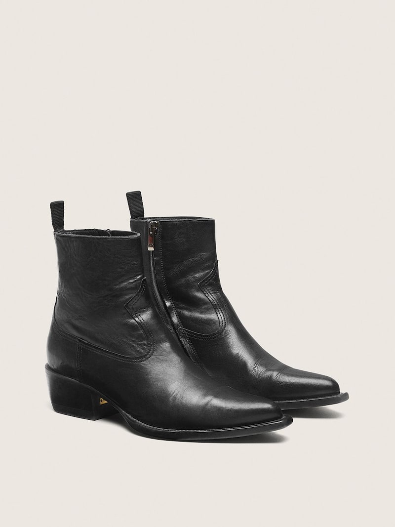Golden Goose - Men&rsquo;s low Debbie boots in black leather in 