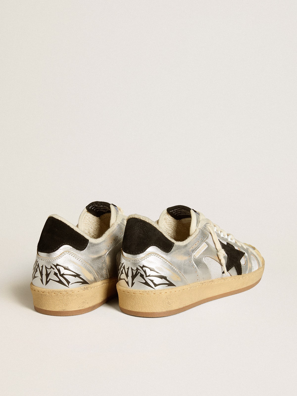 Golden Goose - Ball Star LAB de couro prateado com estrela e talão de suede preto in 