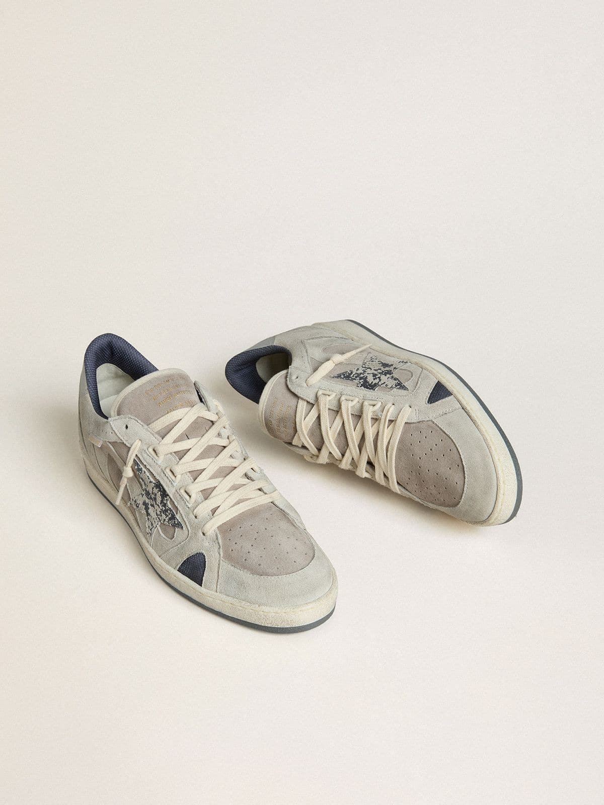Golden Goose - Ball Star LTD pour homme en cuir velours gris tourterelle avec contrefort en cuir gris perle in 