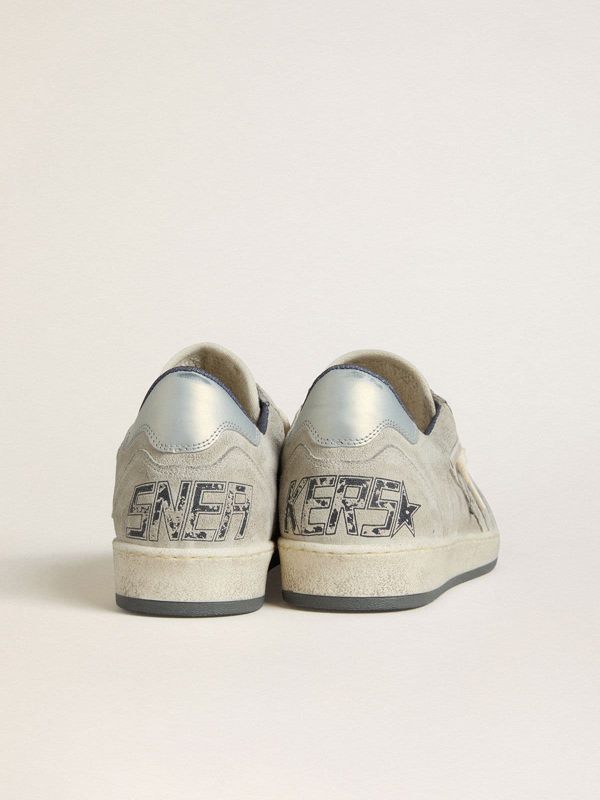 Golden Goose - Ball Star LTD pour homme en cuir velours gris tourterelle avec contrefort en cuir gris perle in 