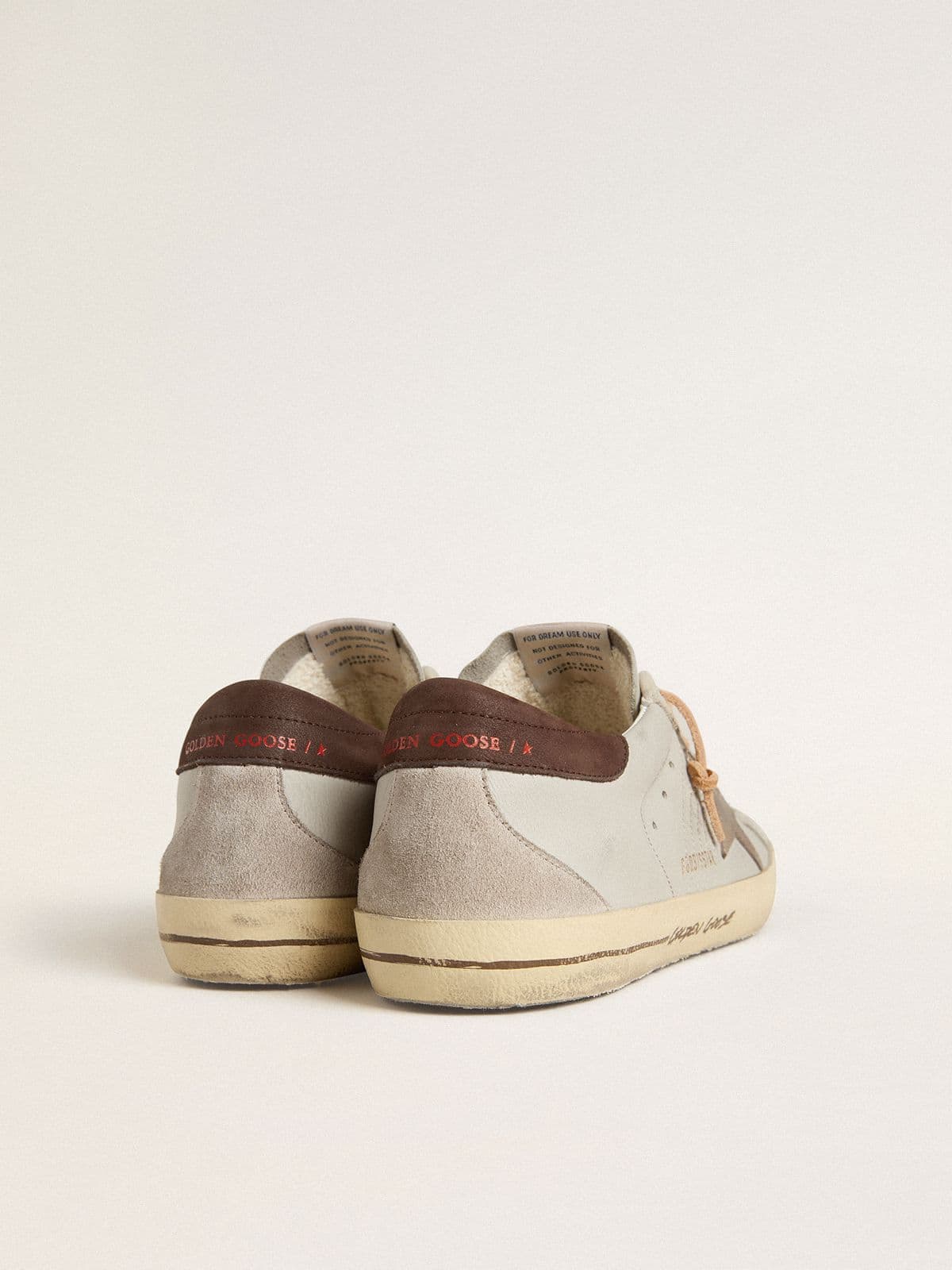Golden Goose - Super-Star para hombre con estrella de piel con estampado cocodrilo color tabaco y refuerzo del talón de piel negra in 