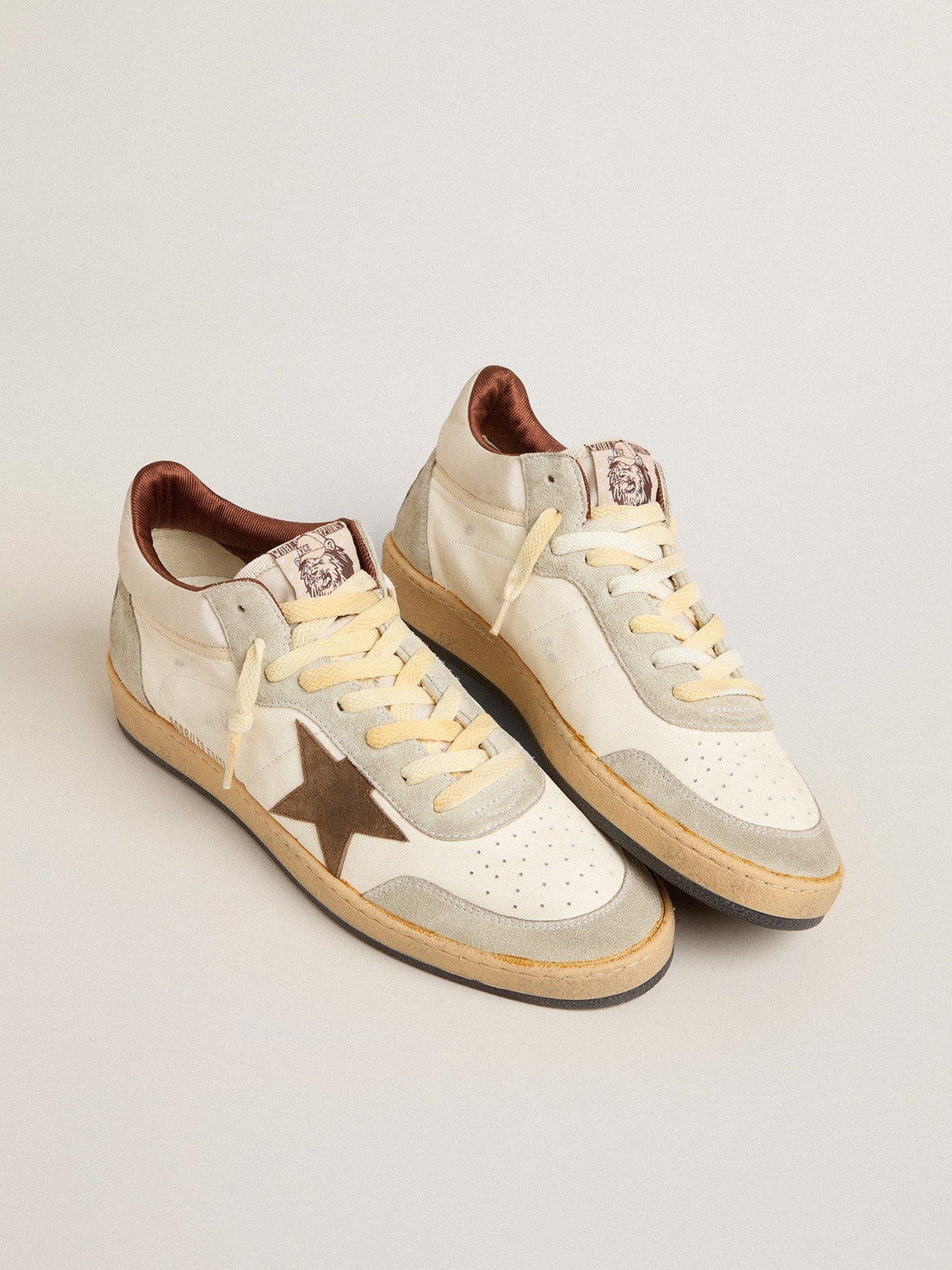 Golden Goose - Ball Star LTD in nappa e nylon con stella e inserti in suede in 