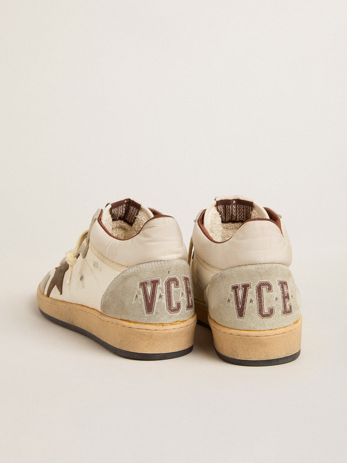 Golden Goose - Ball Star LTD in nappa e nylon con stella e inserti in suede in 