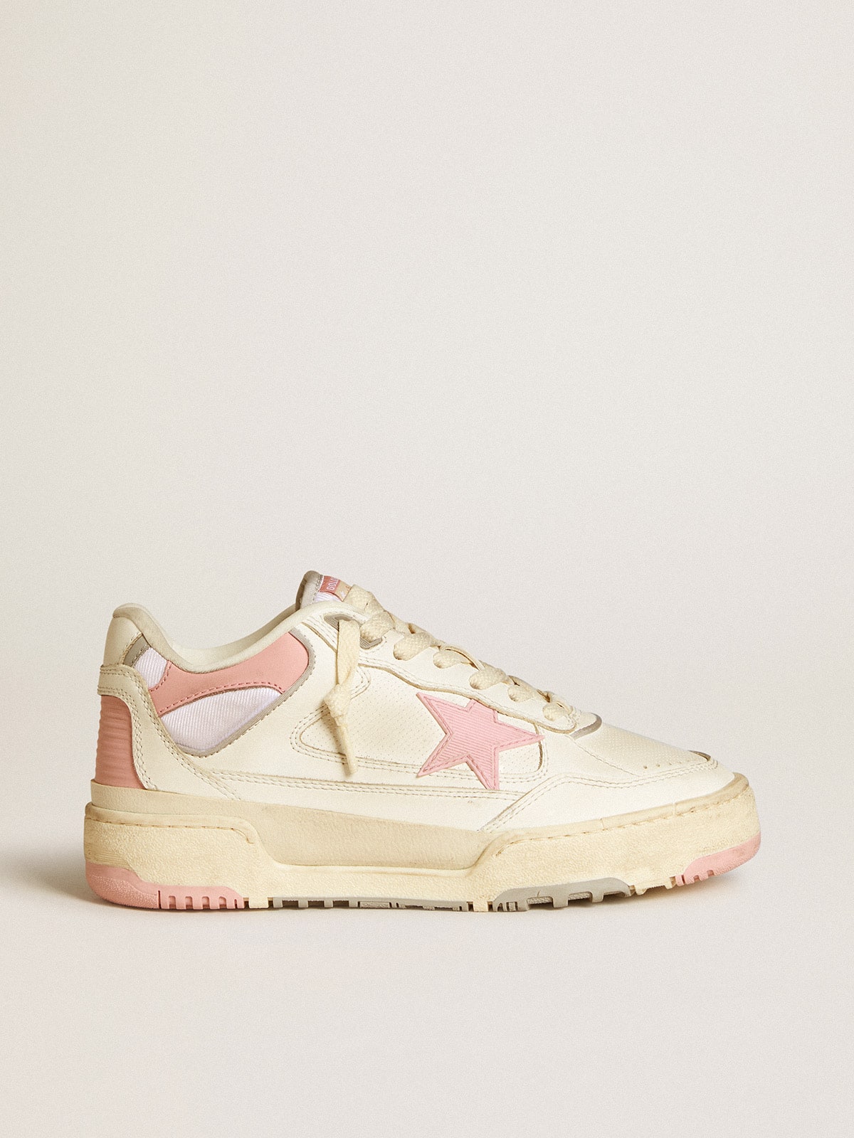 Men s Forty2 with pink star and white leather heel tab Golden Goose