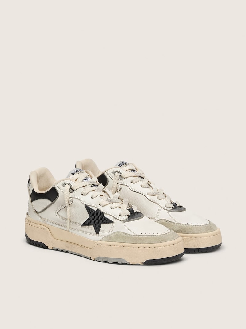 Golden Goose - Forty2 Uomo con stella nera e talloncino in pelle nera in 