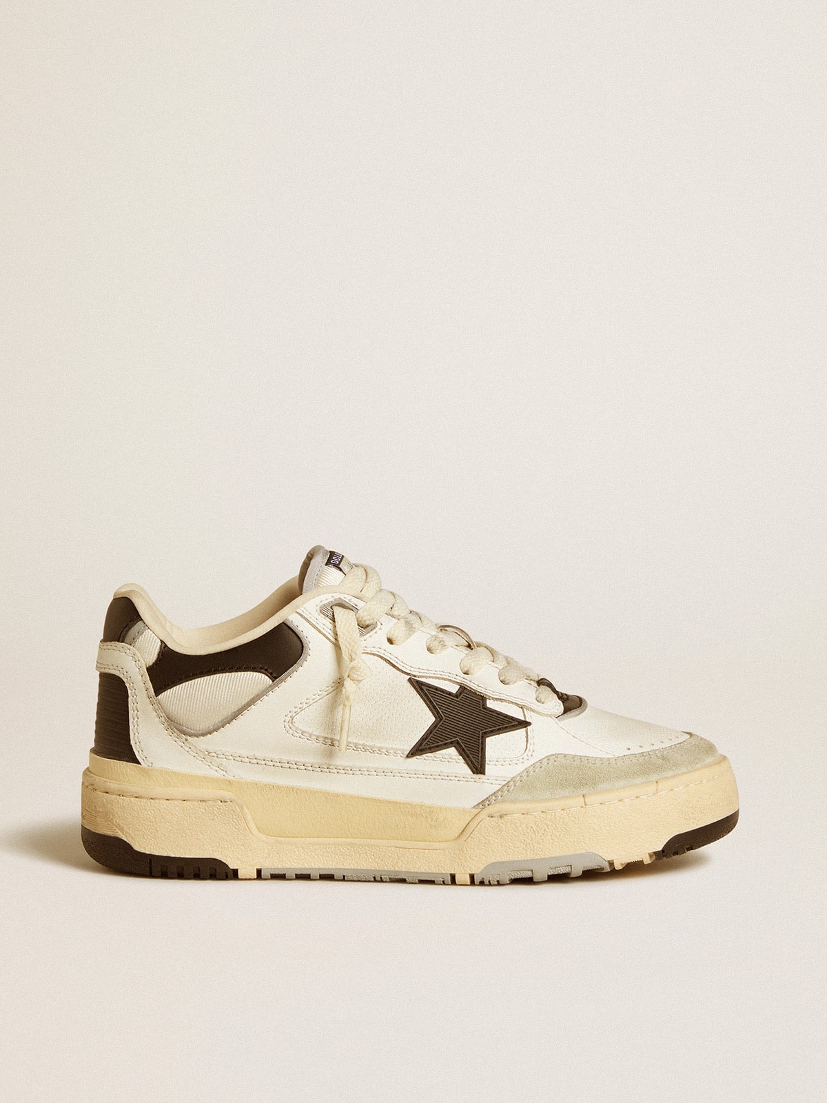 Men s Forty2 with black star and black leather heel tab Golden Goose