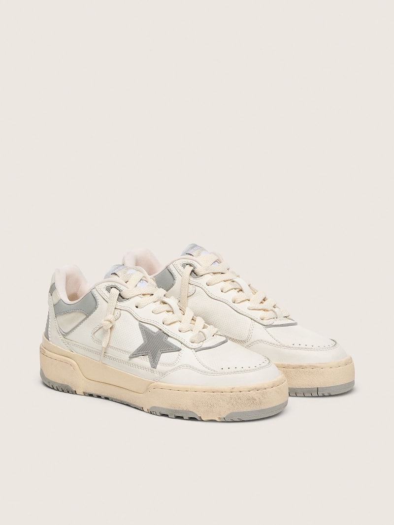 Golden Goose - Forty2 Uomo con stella grigia e talloncino in pelle bianca in 