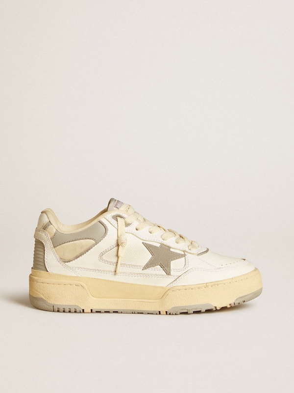 Golden Goose - Men’s Forty2 with grey star and white leather heel tab in 