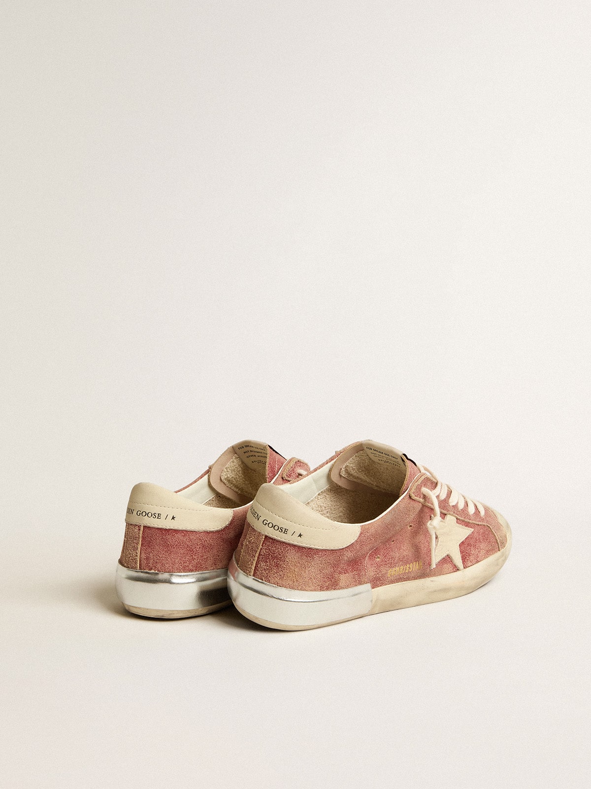 Golden Goose - Super-Star de piel roja con estrella y refuerzo del talón de nobuk crema in 