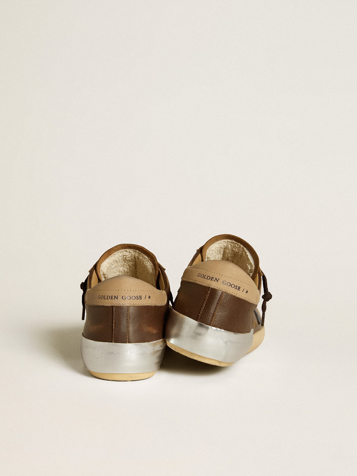 Golden Goose - Super-Star in pelle con stella in pelle blu e talloncino in nabuk beige in 