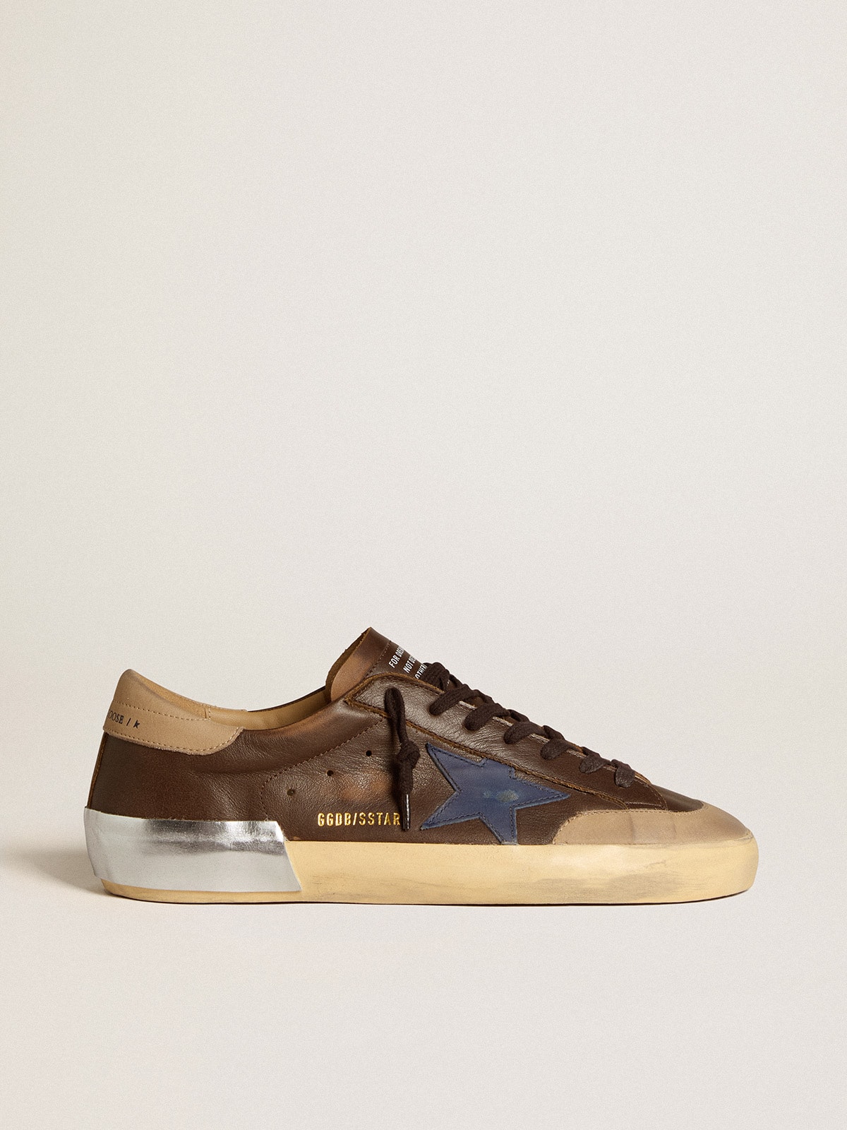 Golden Goose - Super-Star en cuir avec étoile en cuir bleu et contrefort en cuir nubuck beige in 