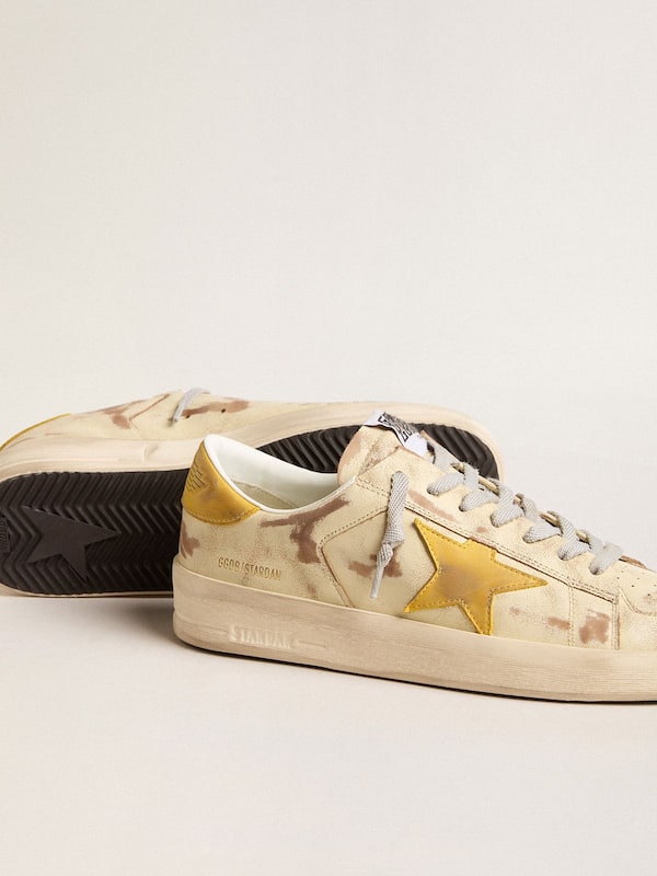 Golden Goose - Men's Stardan in beige leather with honey-colored nubuck star and heel tab in 