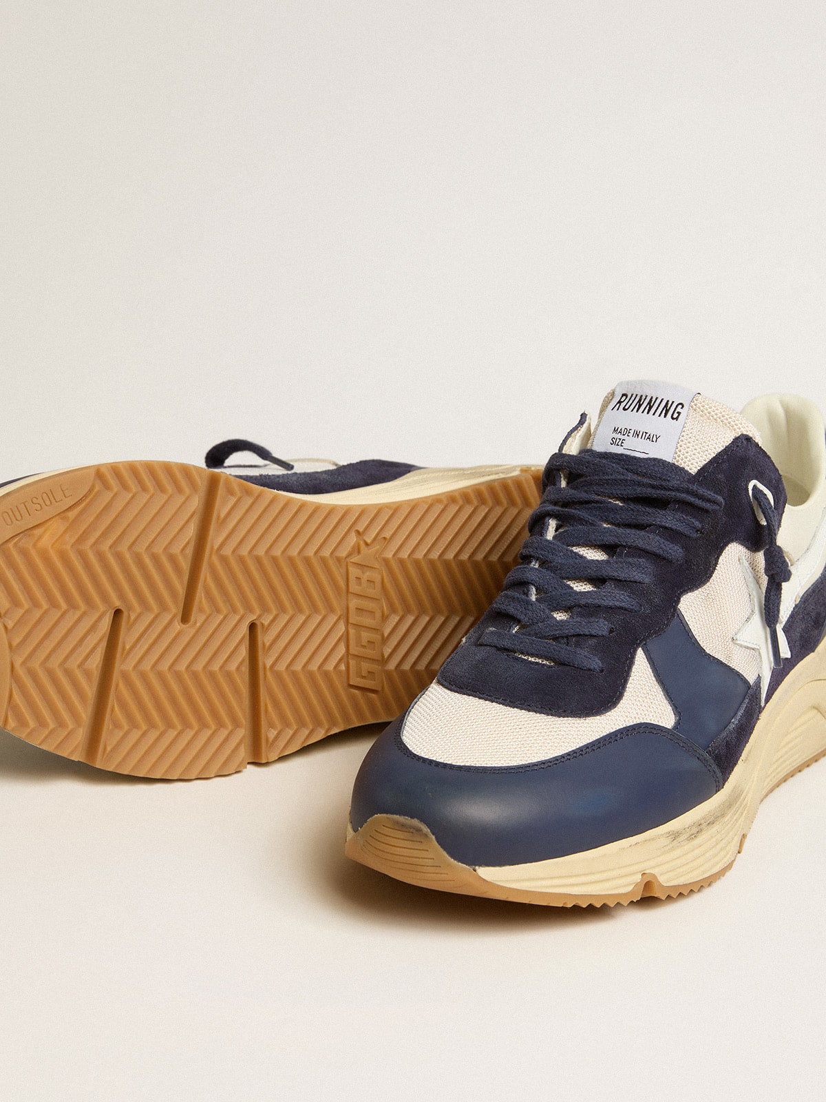 Golden Goose - Running Sole en résille couleur crème et cuir bleu avec étoile en cuir blanc in 