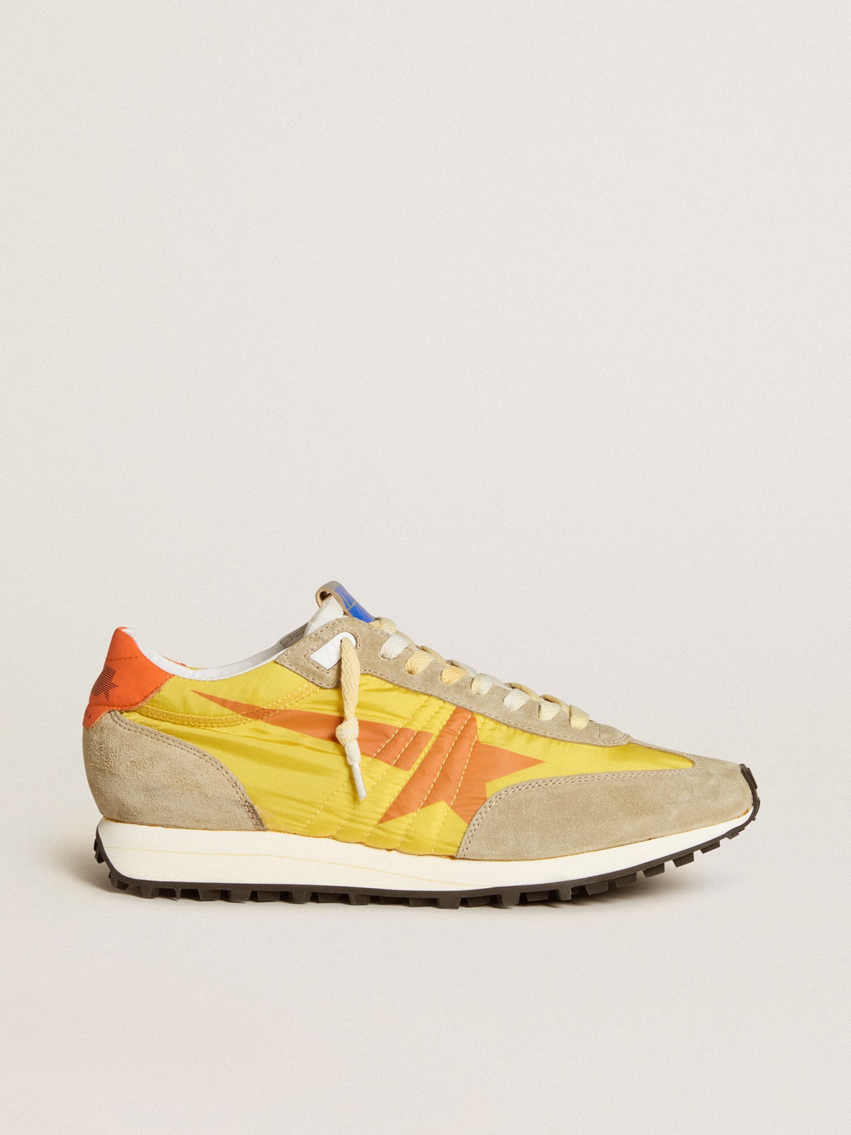 Golden Goose - Marathon de hombre con pala de nailon de color amarillo y estrella naranja in 