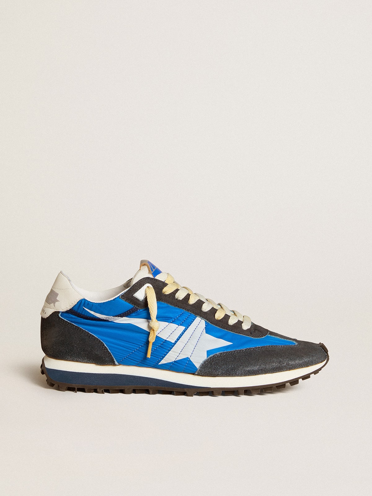 Golden Goose - Marathon Uomo con tomaia in nylon di colore blu e stella bianca in 