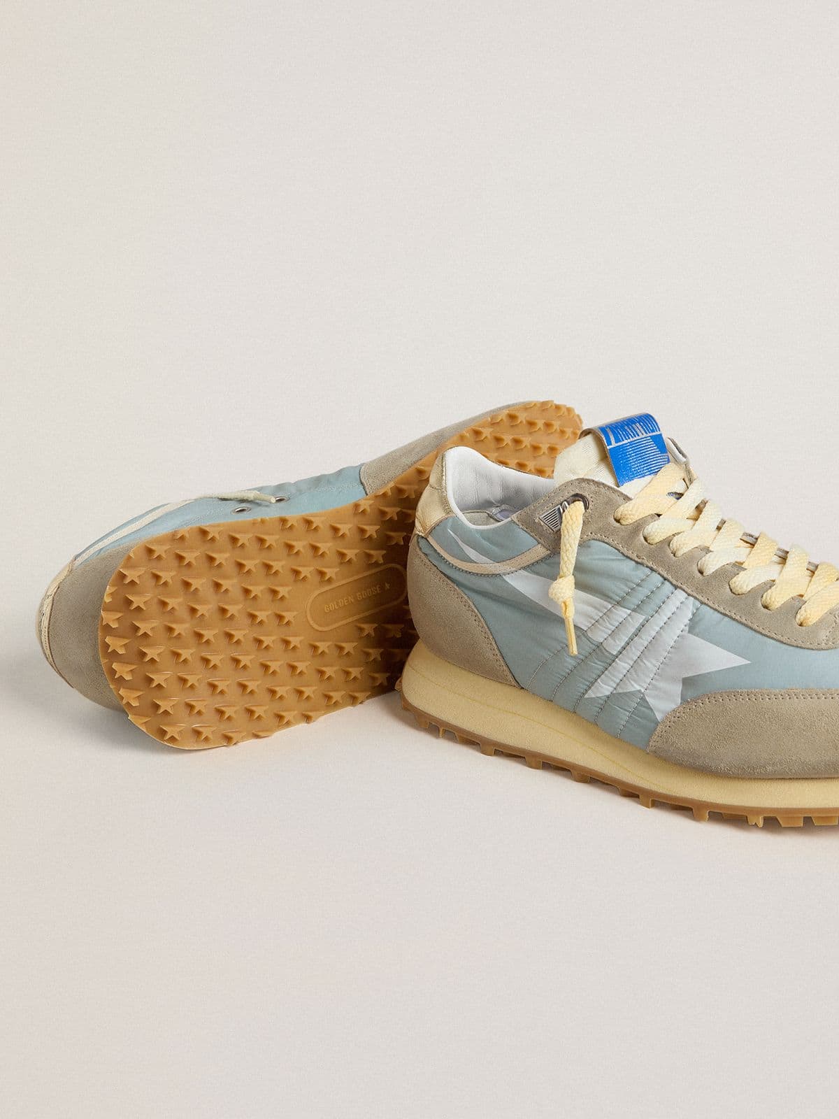 Golden Goose - Marathon masculino com cabedal de náilon azul-claro e estrela azul pastel in 