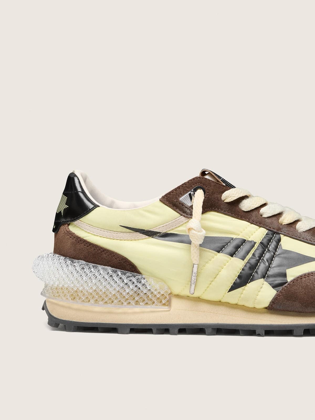 Golden Goose - Marathon donna in nylon giallo lime, con stella nera e inserti in suede marrone in 