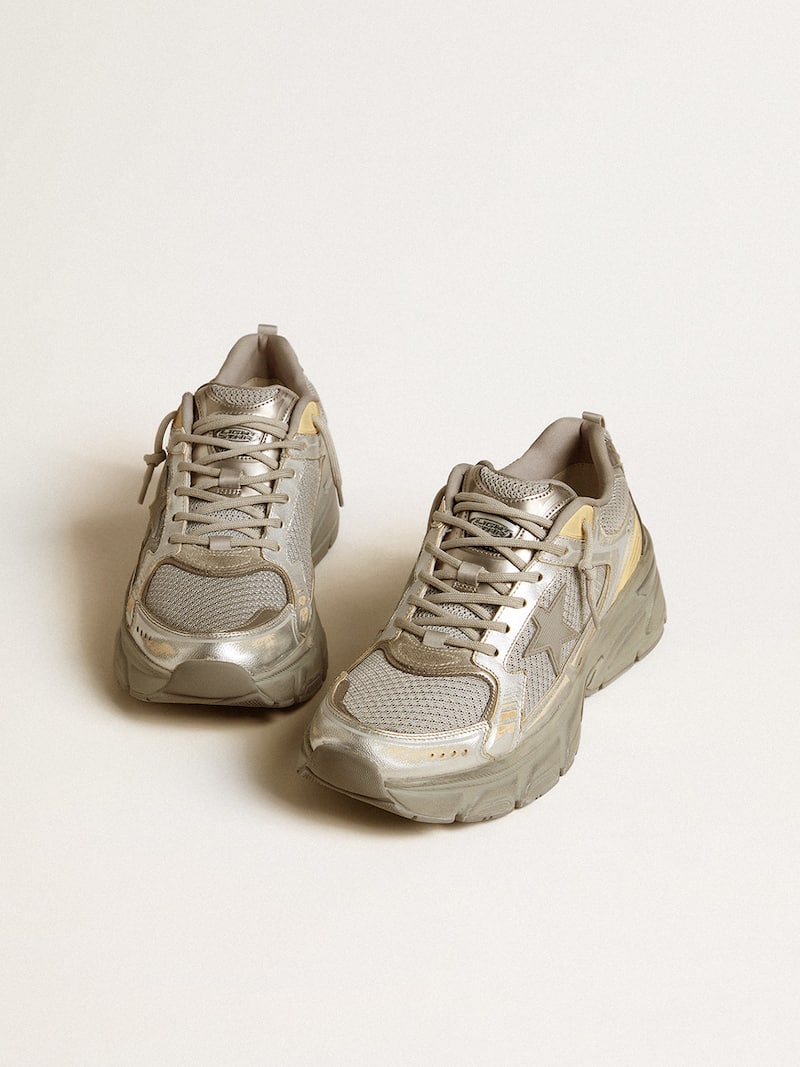 Golden Goose - Lightstar Uomo in pelle laminata e mesh argento e stella grigia in 