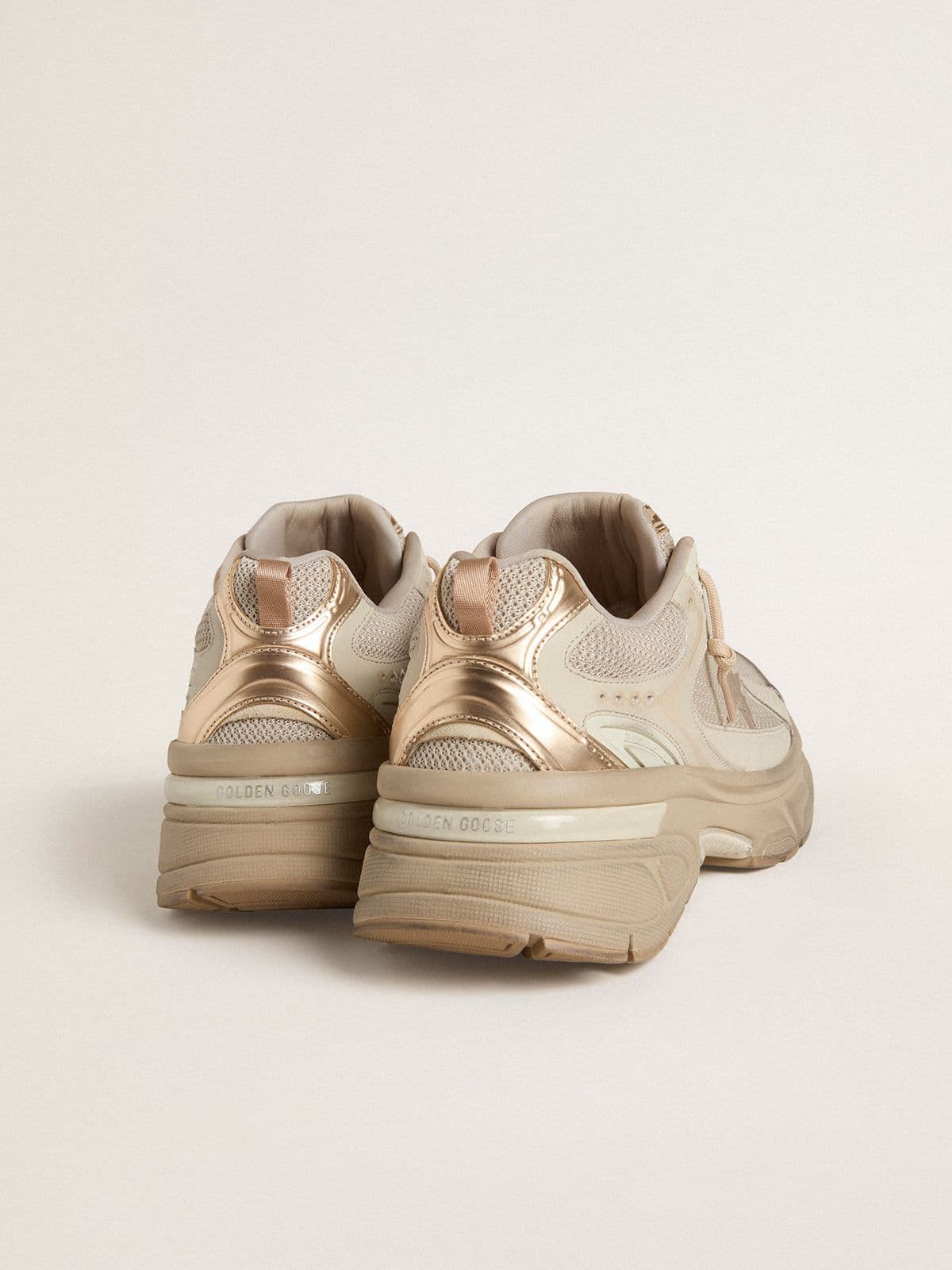 Golden Goose - Taubengrauer Lightstar Herren aus Leder und Mesh mit beigem TPU-Stern in 
