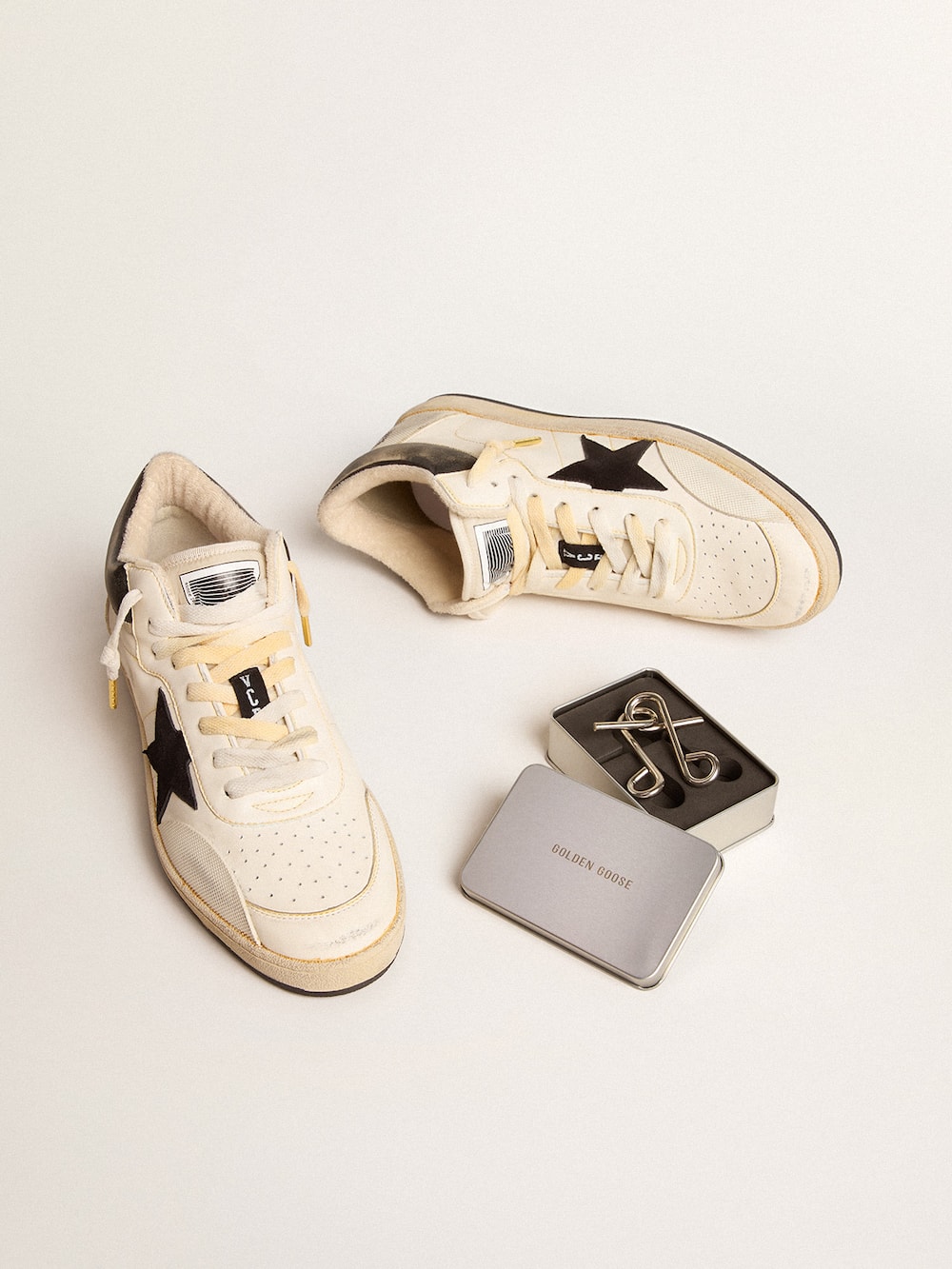 Golden Goose - Men’s Ball Star Pro Mid in aged white leather with black star in 
