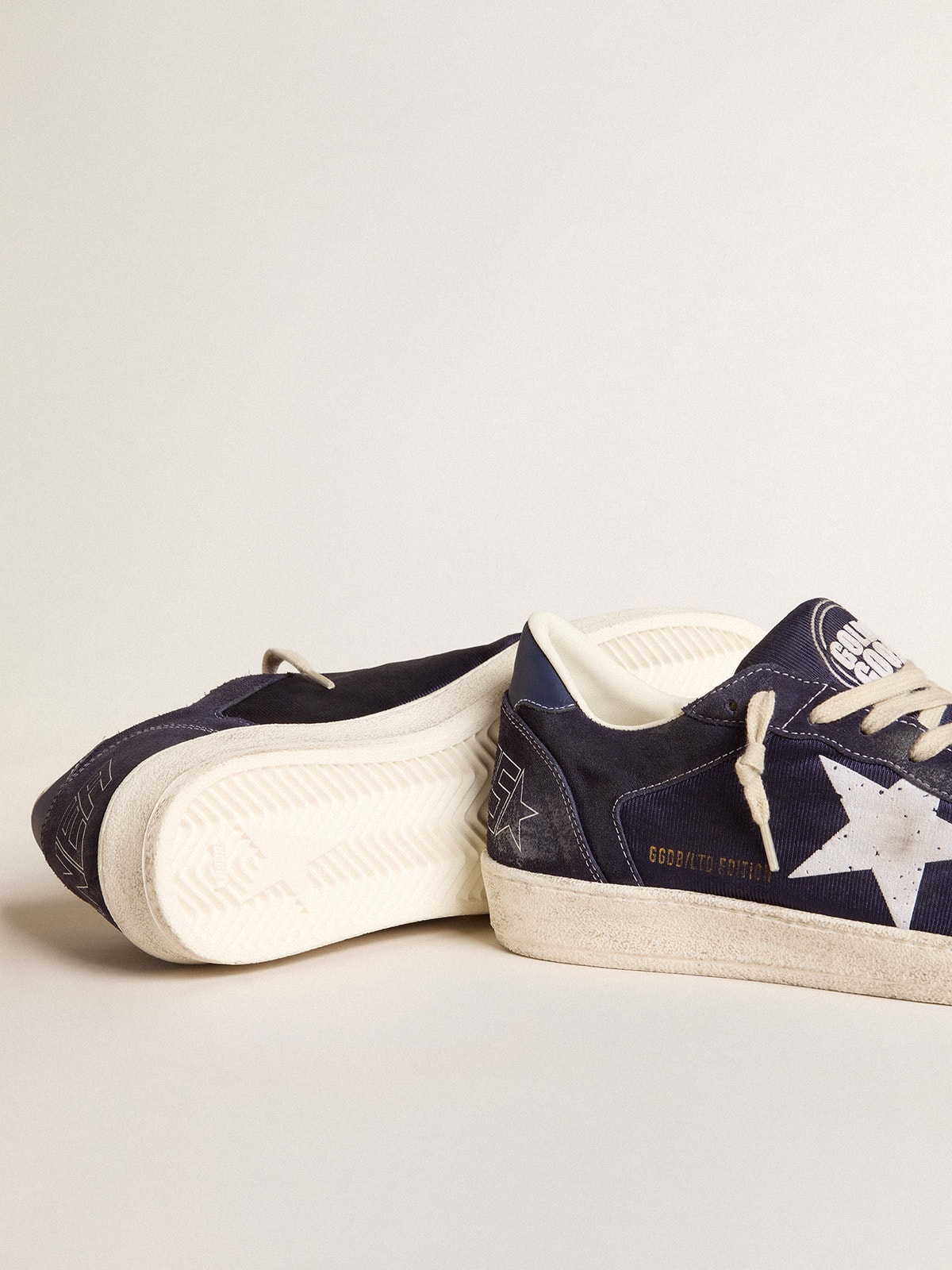 Golden Goose - Ball Star LTD en daim et nylon bleus avec étoile blanche et contrefort bleu in 