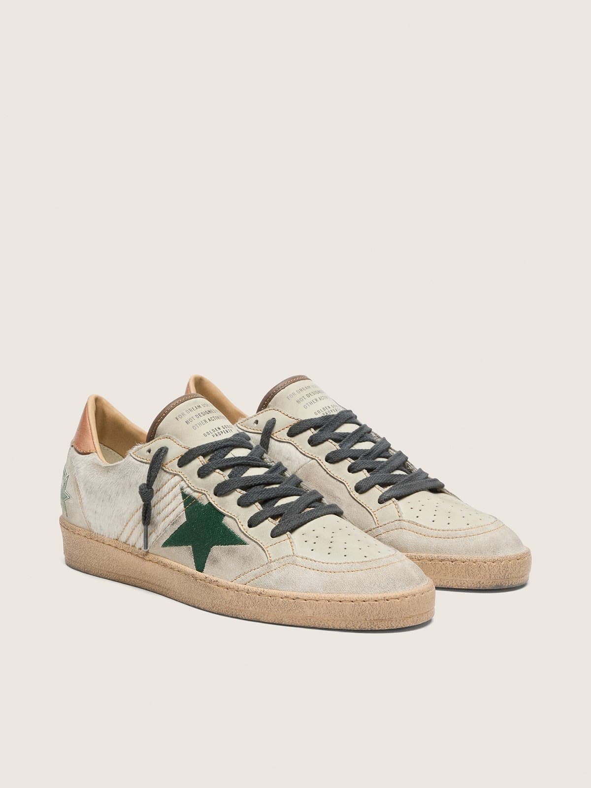 Golden Goose - Ball Star LTD uomo in cavallino bianco e suede grigio con stella verde in 