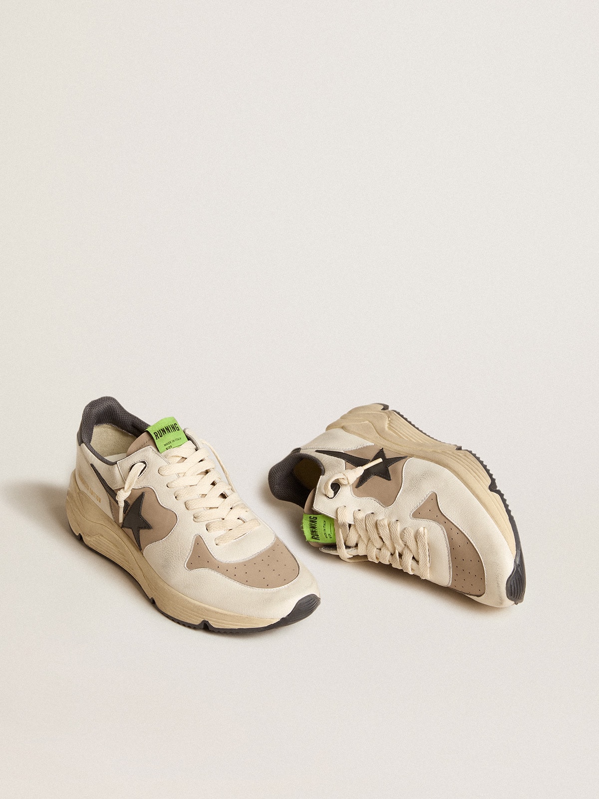 Golden Goose - Running Sole Uomo LTD in pelle grigia e nappa bianca con stella in pelle nera in 