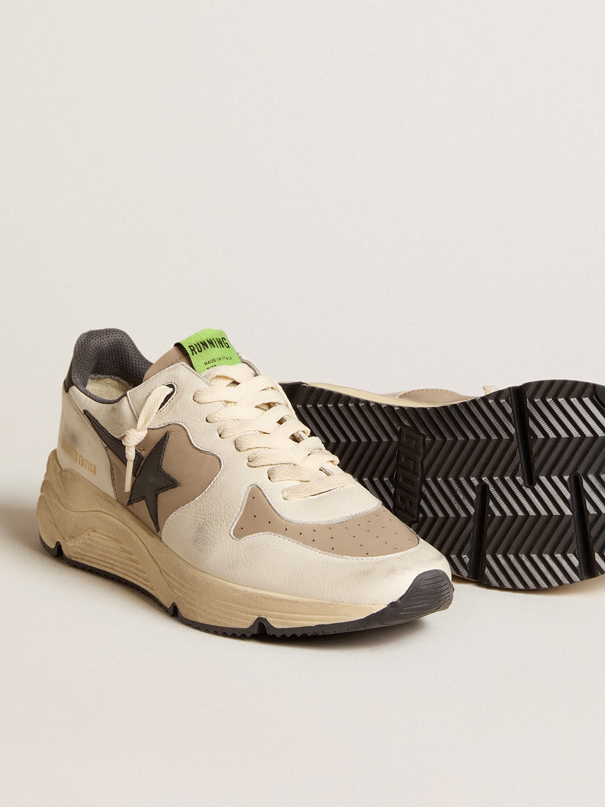 Golden Goose - Running Sole LTD en cuir gris et nappa blanc avec étoile en cuir noir in 