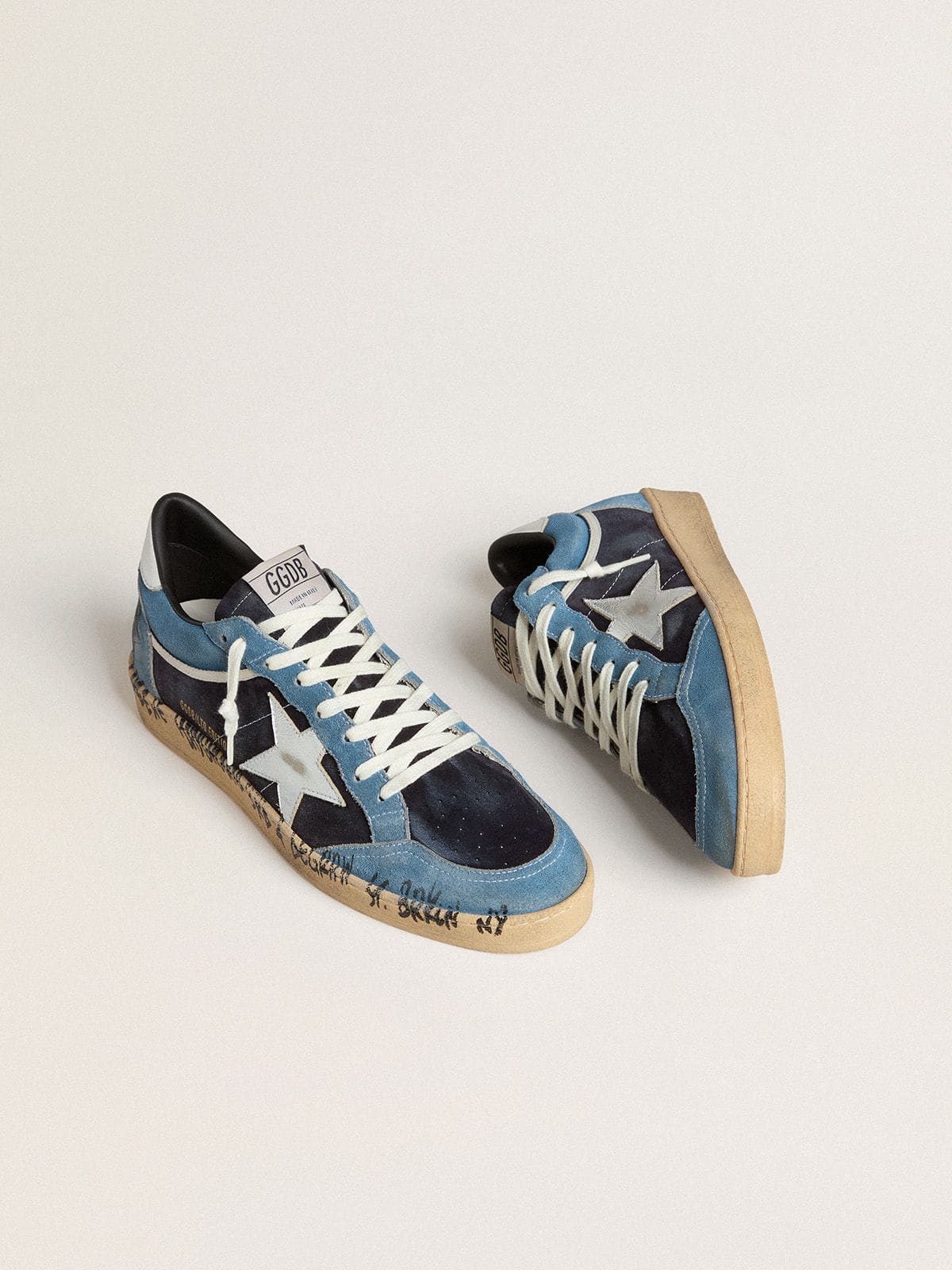 Ball Star masculino de suede azul com estrela branca e talão prateado
