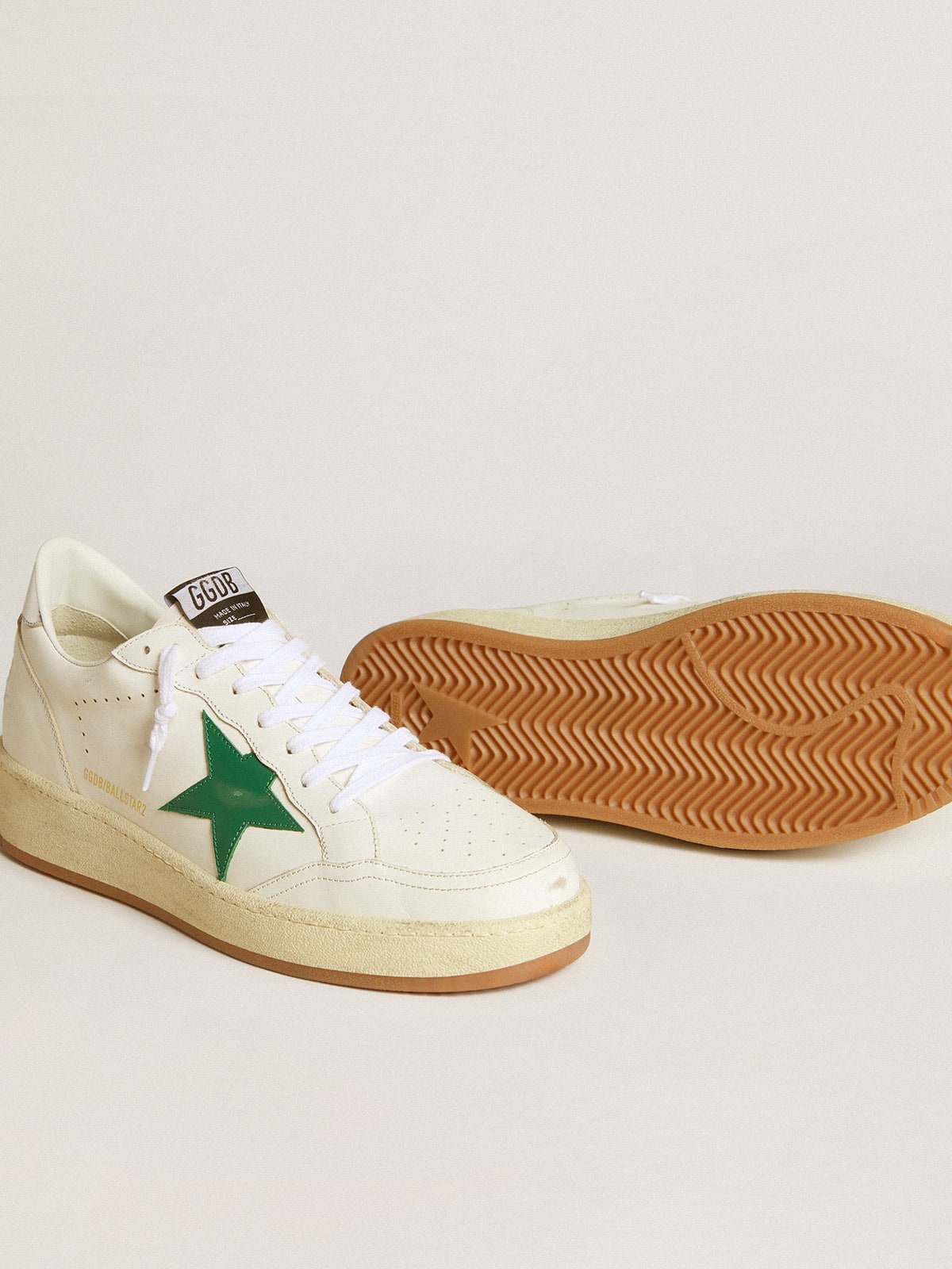 Golden Goose - Ball Star 2 avec étoile en cuir vert et contrefort en cuir lamé in 