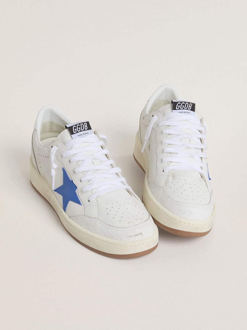 Golden Goose - Ball Star con stella in pelle azzurro e talloncino in pelle laminata argento in 