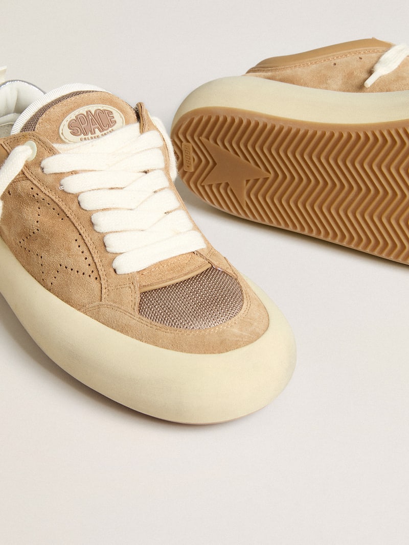 Golden Goose - Space-Star Cube Uomo in suede tabacco con stella traforata in 