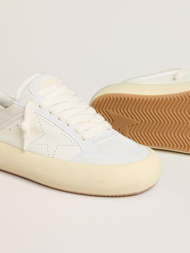 Golden Goose - Space-Star Cube Uomo in pelle bianca con stella traforata in 