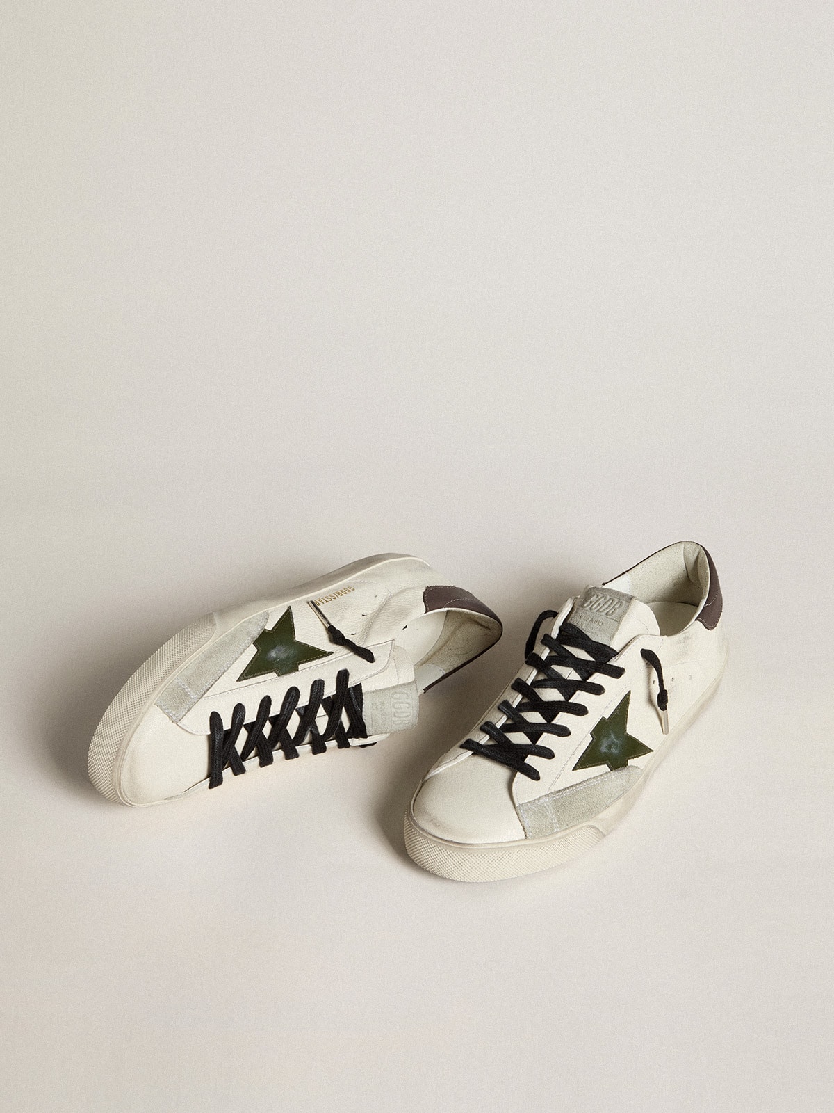 Golden Goose - Super-Star in nappa with green leather star and gray leather heel tab in 