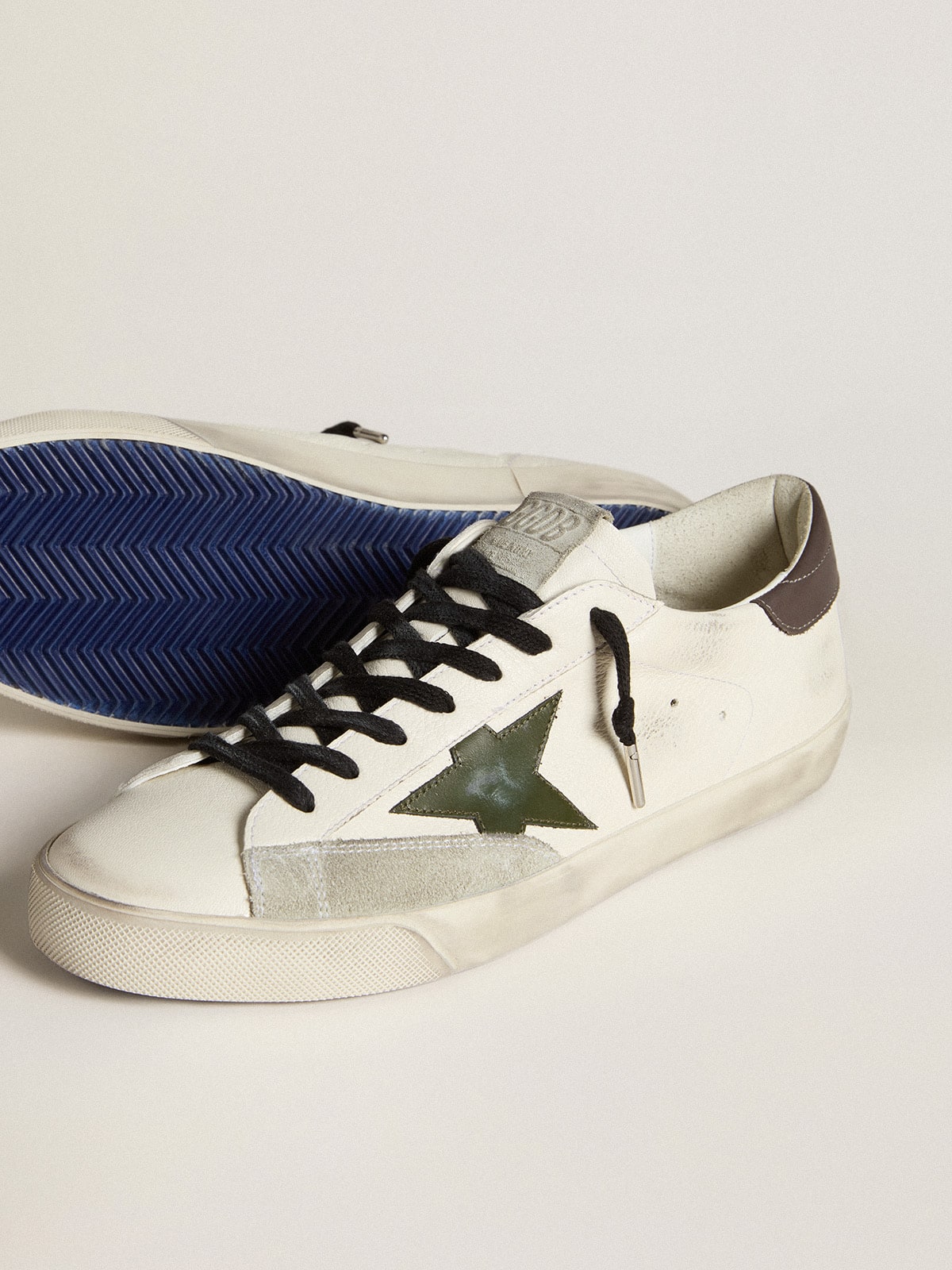 Golden Goose - Super-Star in nappa con stella in pelle verde e talloncino in pelle grigia in 