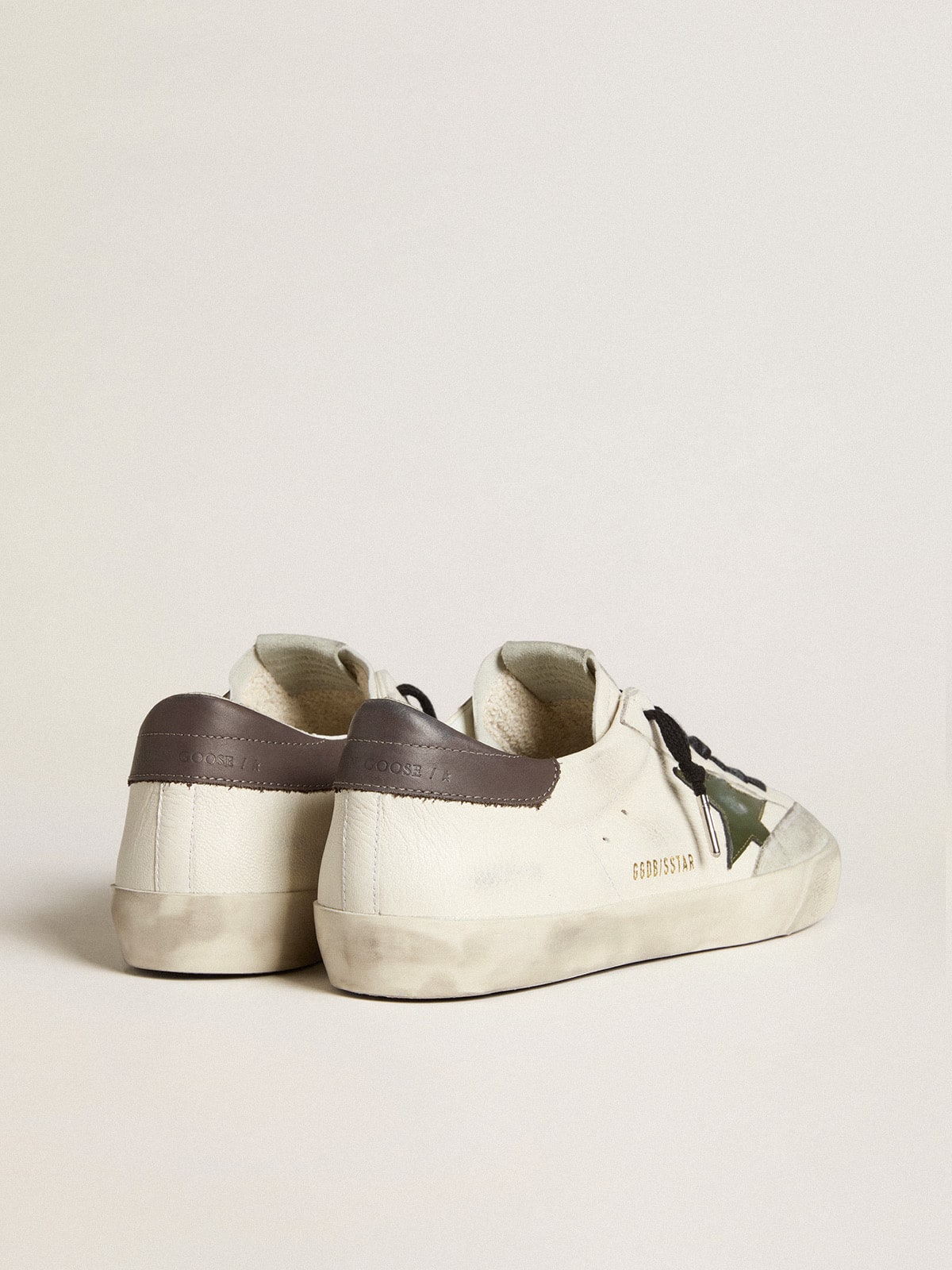 Golden Goose - Super-Star in nappa con stella in pelle verde e talloncino in pelle grigia in 