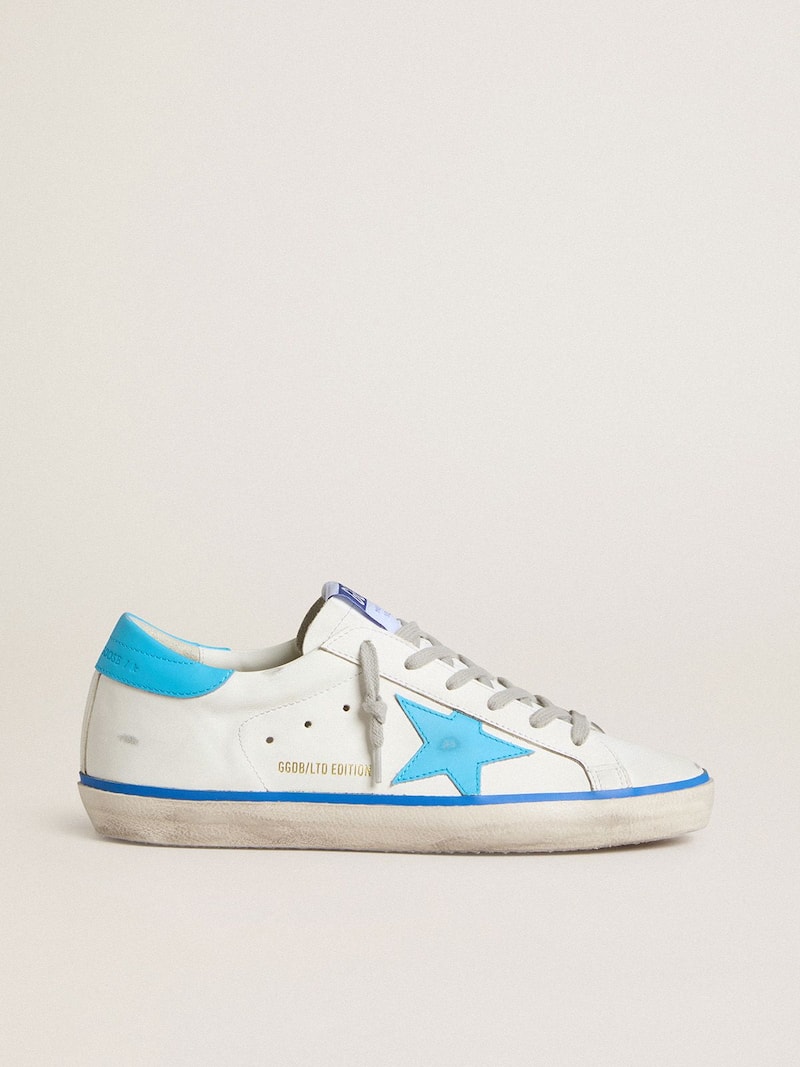 Super-Star Masculino LTD de couro branco com estrela e talão de couro azul-claro