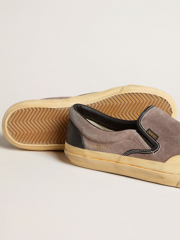 Golden Goose - Men's VCE Penstar in dove-gray suede with black leather heel tab in 