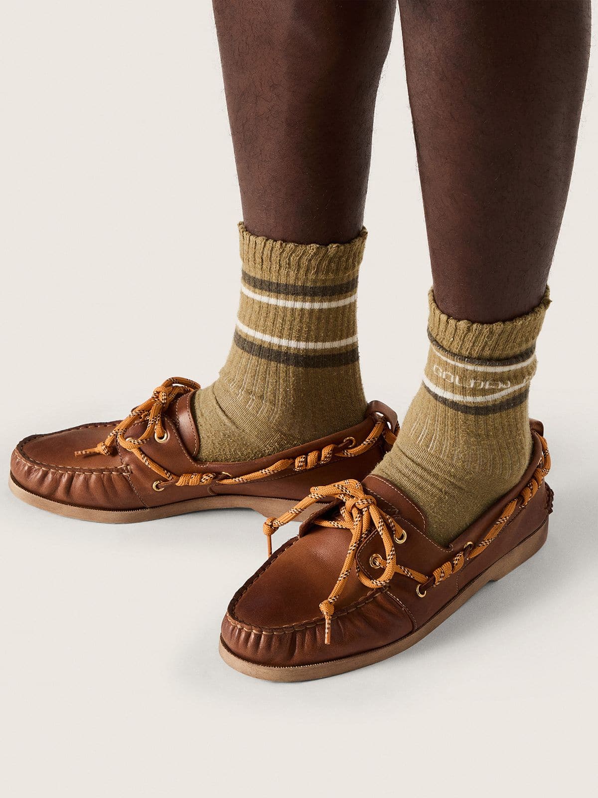 Golden Goose - Mokassin Cruise Herren aus tabakbraunem Leder mit orangen Trekkingsenkeln in 