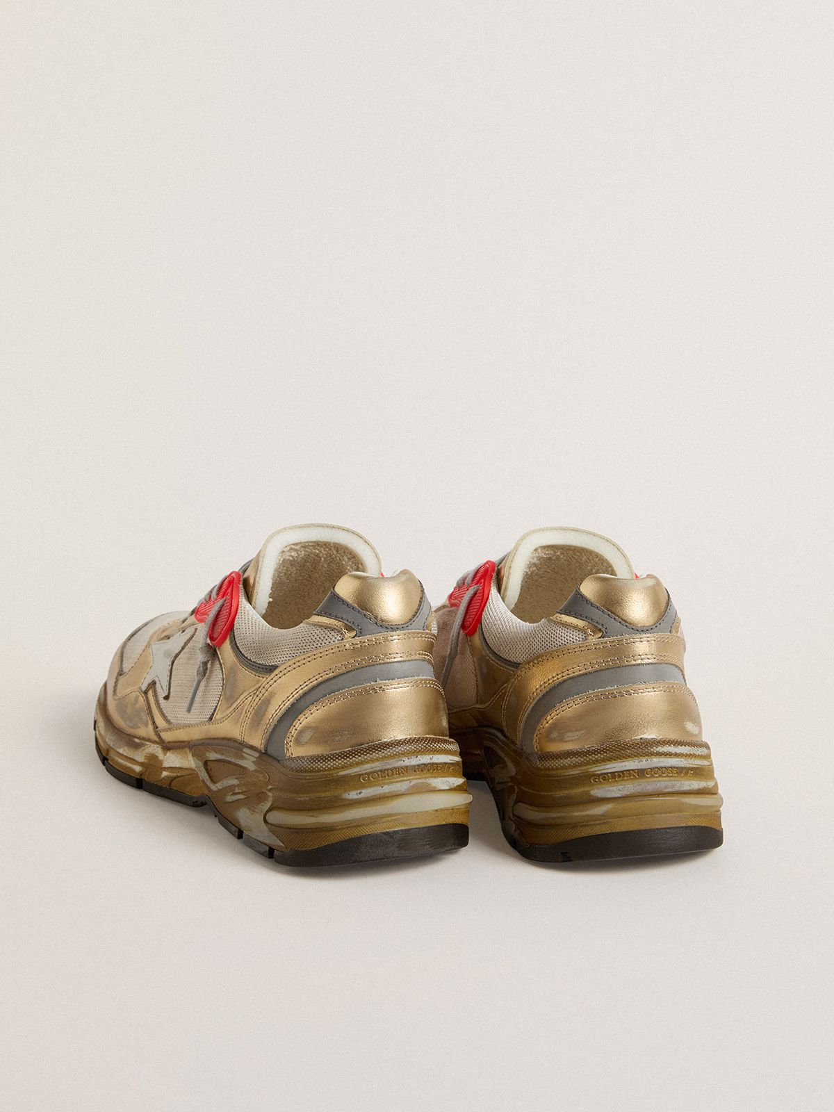 Golden Goose - Dad-Star pour homme en résille et cuir lamé doré avec étoile en cuir blanc in