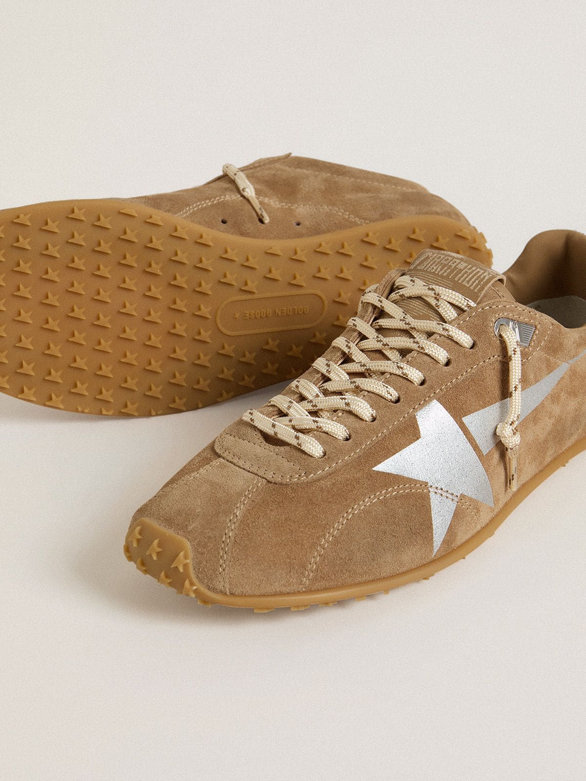 Golden Goose - 남성 토바코 스웨이드 어퍼 & 실버 스타 마라톤 스피드 in 