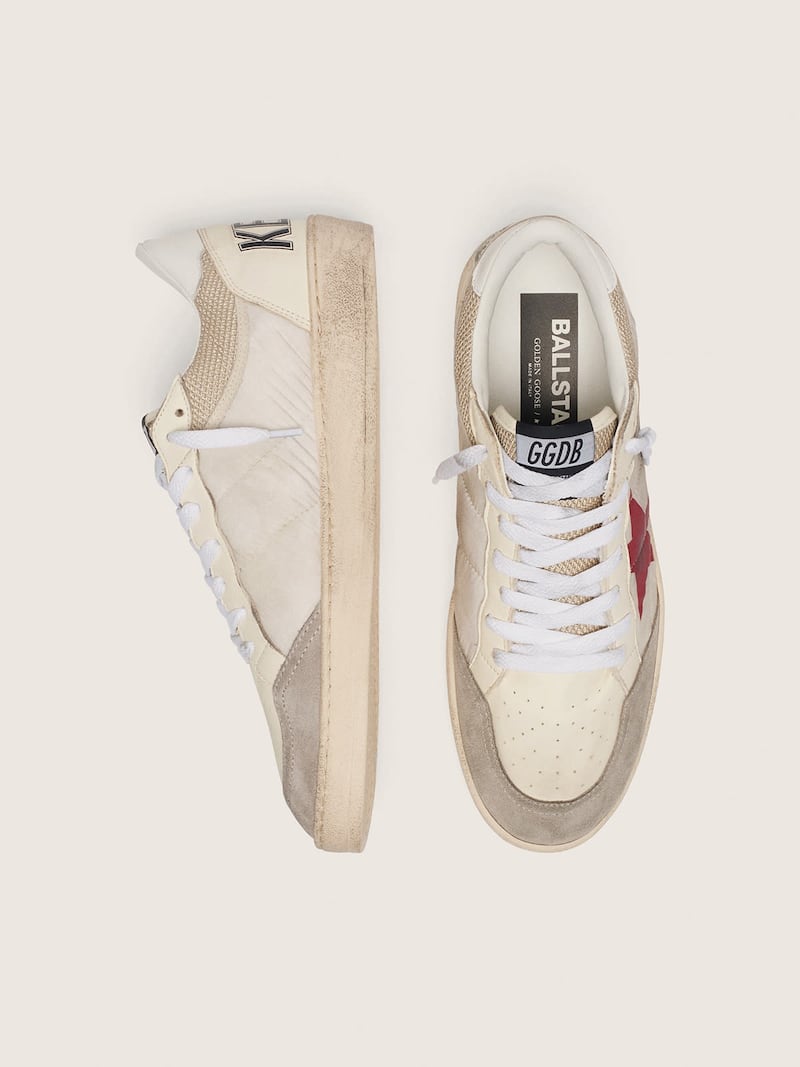 Golden Goose - Ball Star in nylon e rete bianca con stella in nylon rossa e talloncino in pelle bianca in 