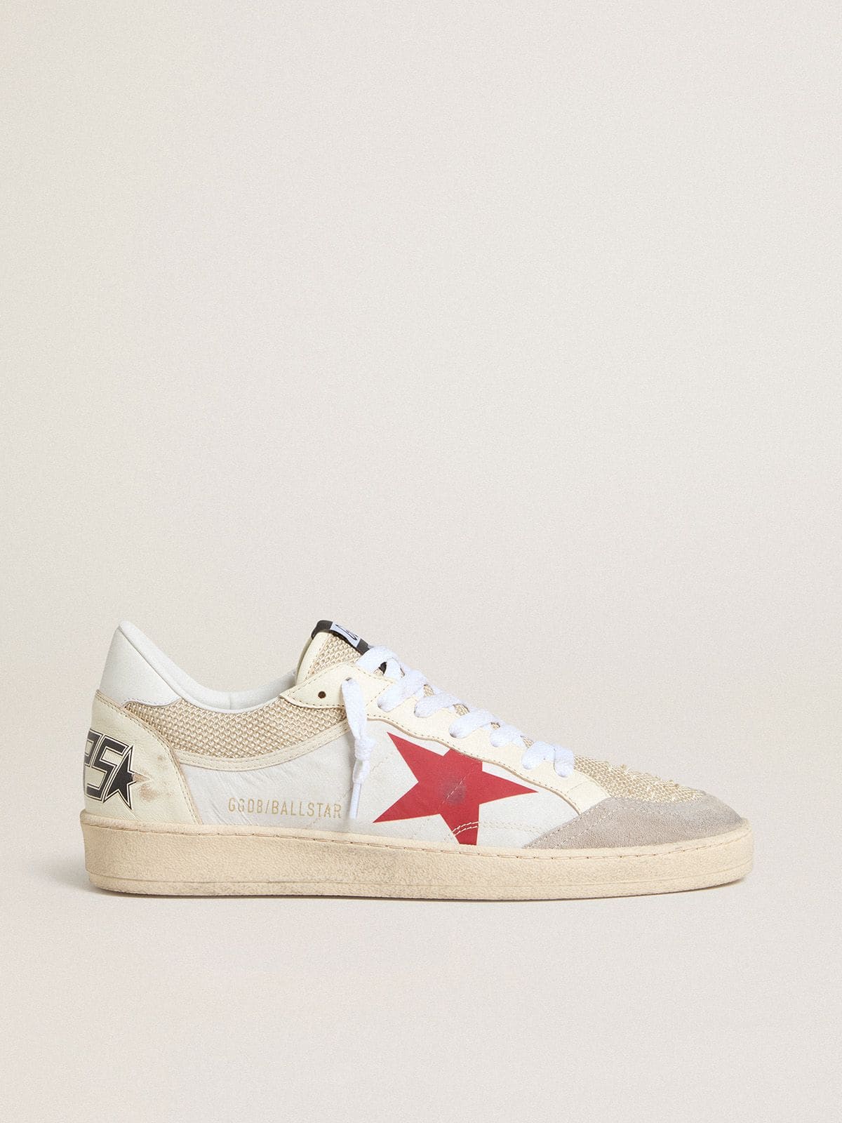 Golden Goose - Ball Star in nylon e rete bianca con stella in nylon rossa e talloncino in pelle bianca in 